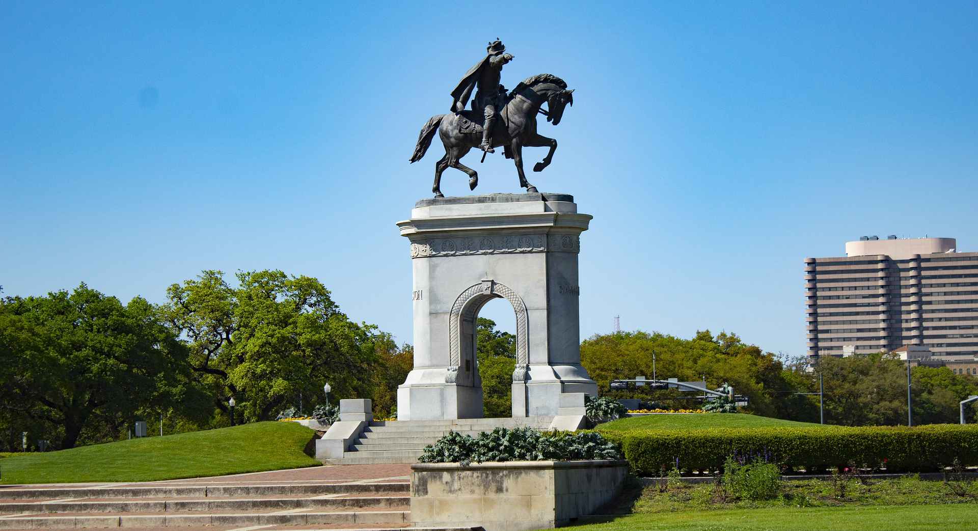 houston statue